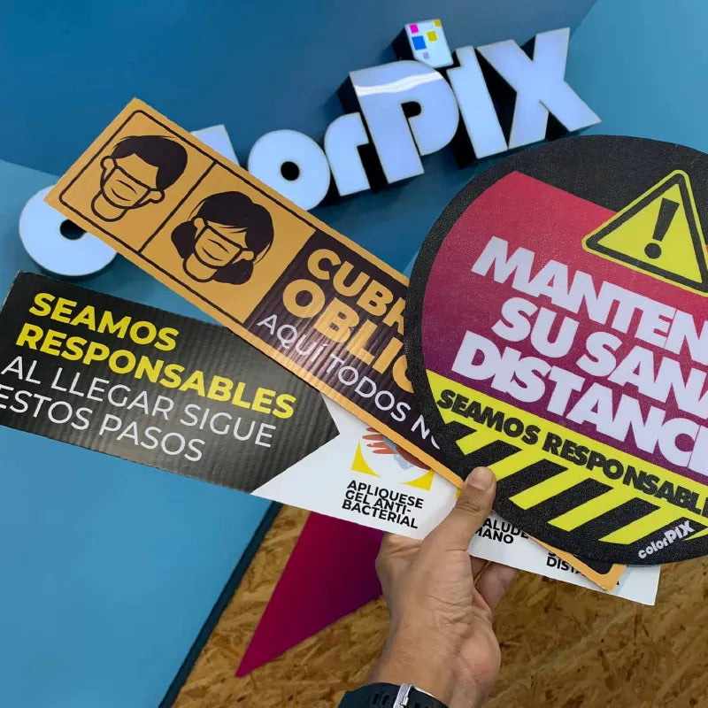 Señalética vinil sobre coroplast