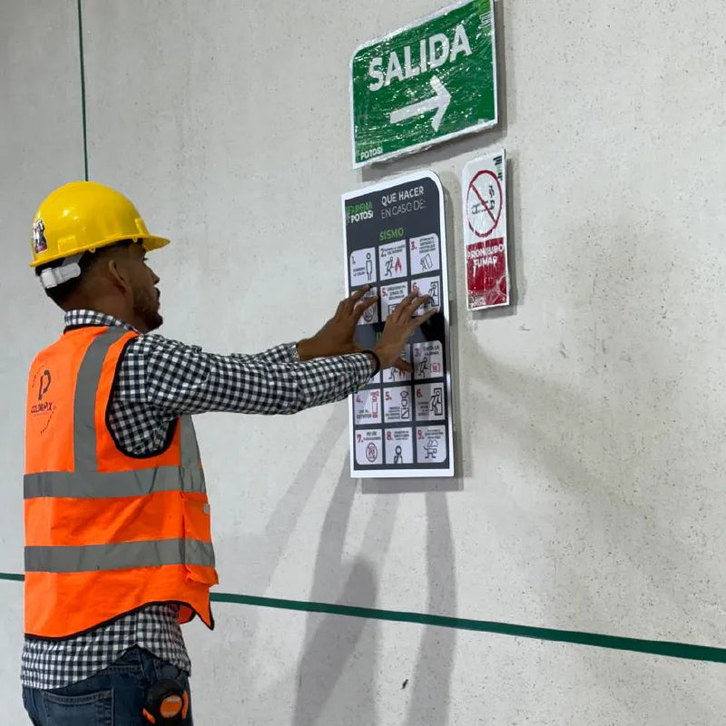 Señalética vinil sobre estireno